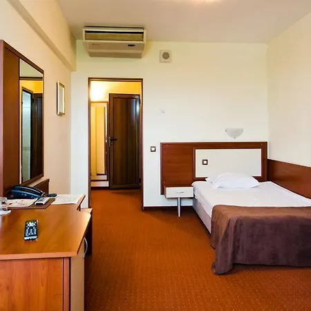 Hotel Nadejda 3*