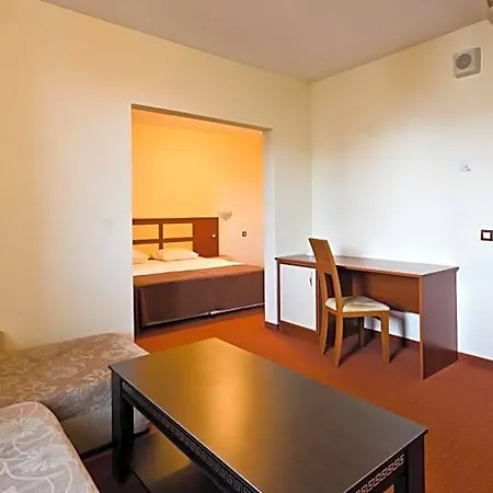 Hotel Nadejda 3*