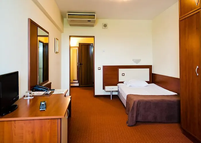 Hotel Nadejda 3*